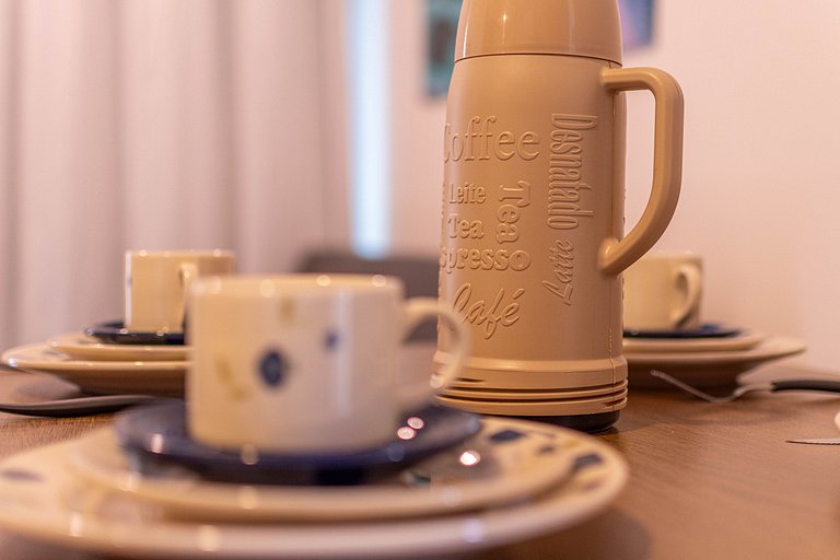 Apê Top c/ Varanda, Perto do Mar+Garagem e Cozinha